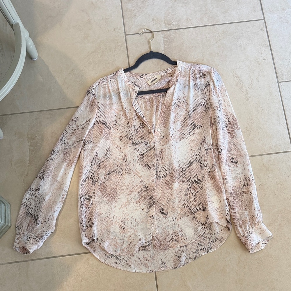 L'AGENCE Cream and Tan Patterned Blouse